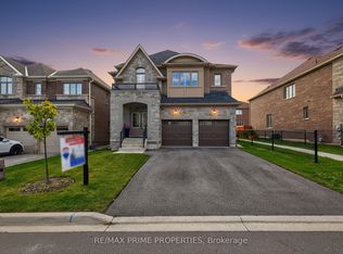 32 Frederick Taylor Way, East Gwillimbury, ON L0G1M0