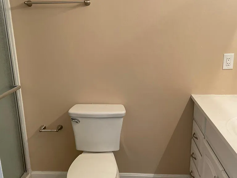 Full Bath upstairs.