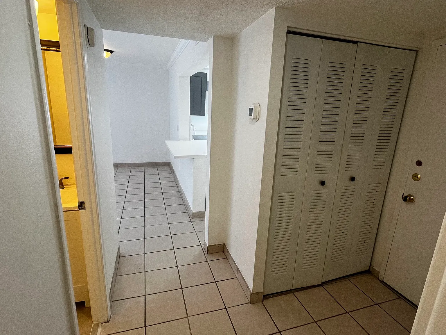 1 bed, 1.5 bath, 809 sqft, $1,950 — Photo 4