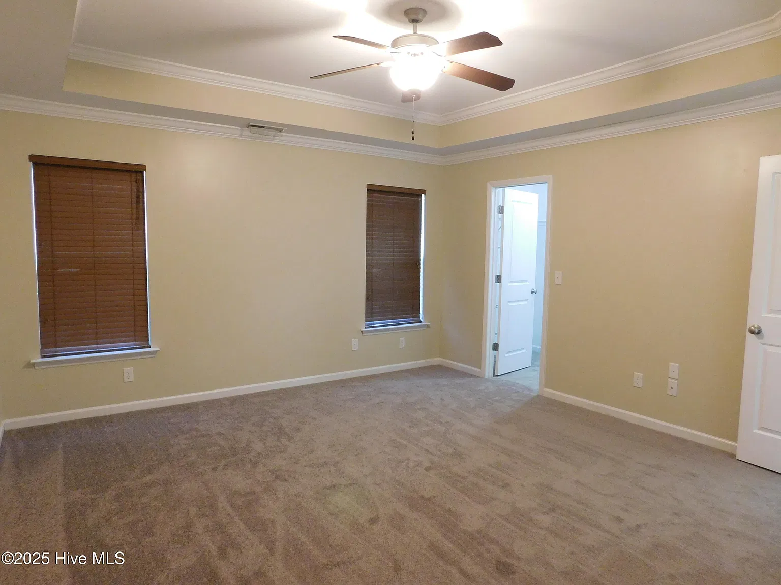 3 bed, 2.0 bath, 1458 sqft, $1,800 — Photo 3
