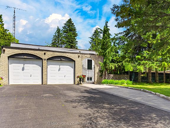 2nd image of 44 Pineridge Dr