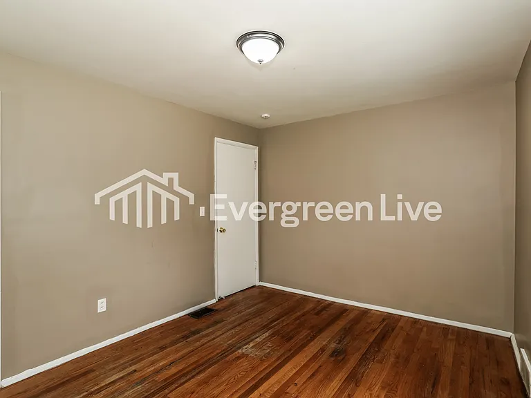 1226 Toluca Ct — Photo 9