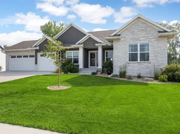 6318 Rapids Ridge Rd NE, Cedar Rapids, IA 52411