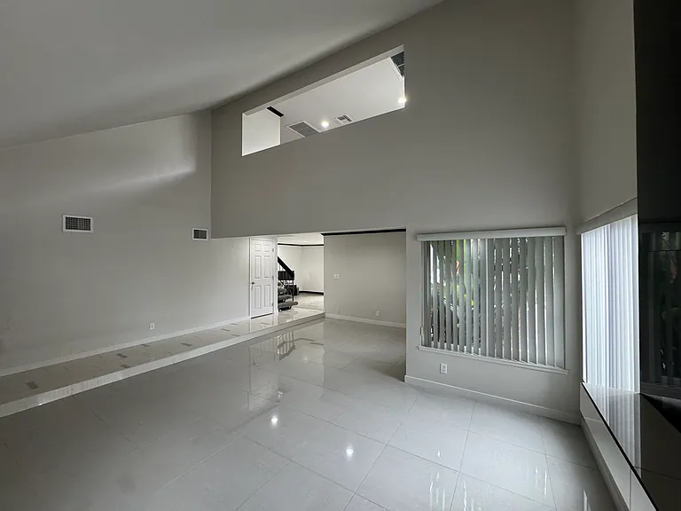 8790 Capricorn Way — Photo 3