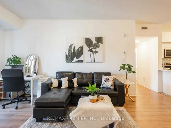 20 Koda St #109, Barrie, ON L9J 0J7