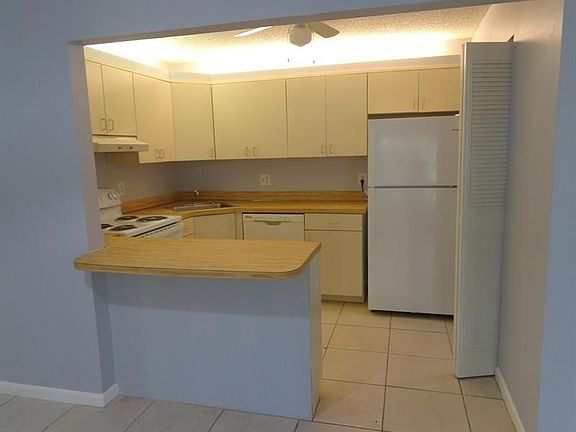 2nd image of 3560 Pine Needle Dr APT D-1