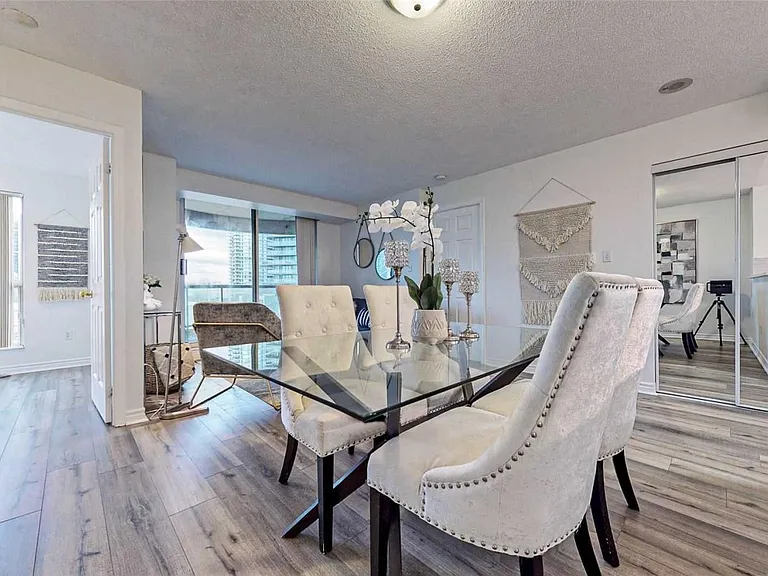 7 Lorraine Dr #502 — Photo 27