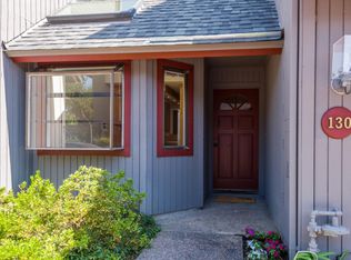 130 Amherst Ave, Menlo Park, CA 94025