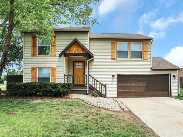 21 Meadow Creek Blvd, Whiteland, IN 46184