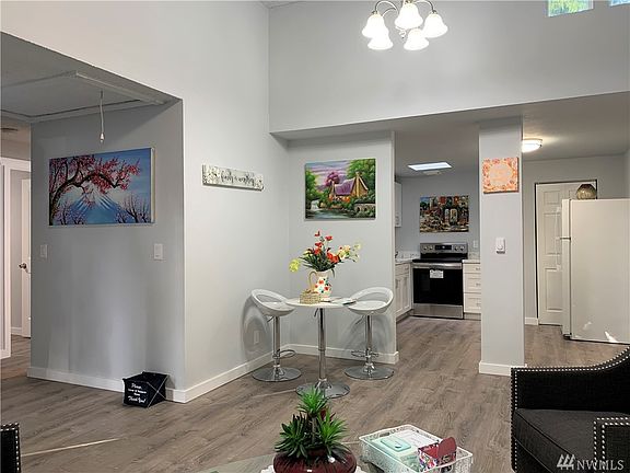 Open floor plan open to sitting area!