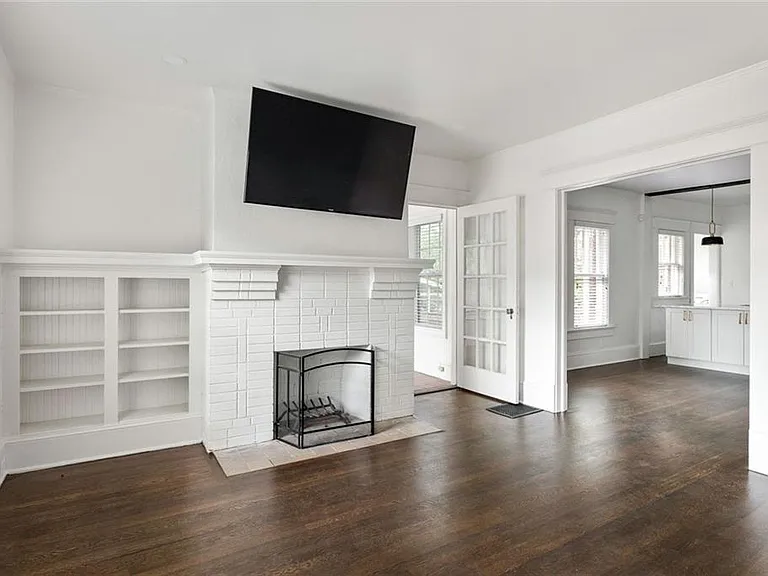 1047 Greencove Ave NE — Photo 3