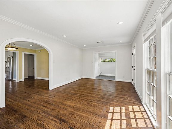5th image of 509 Gale St
