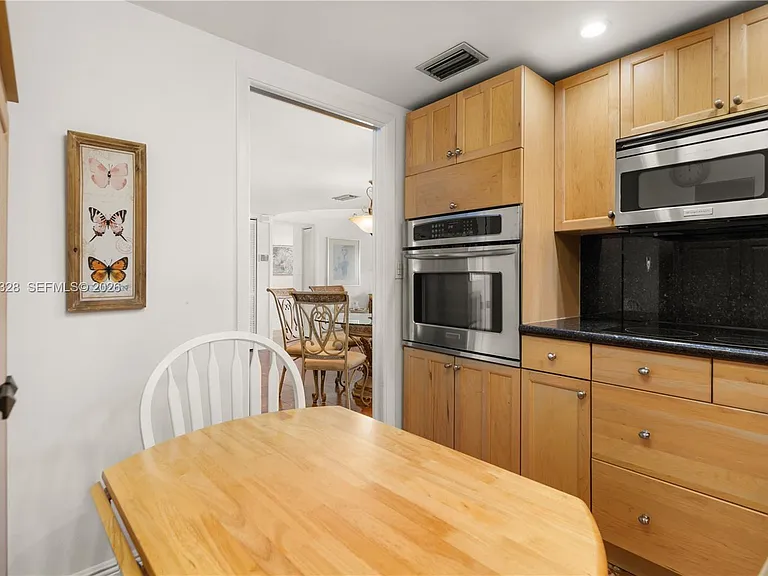 210 Sea View Dr #611 — Photo 18