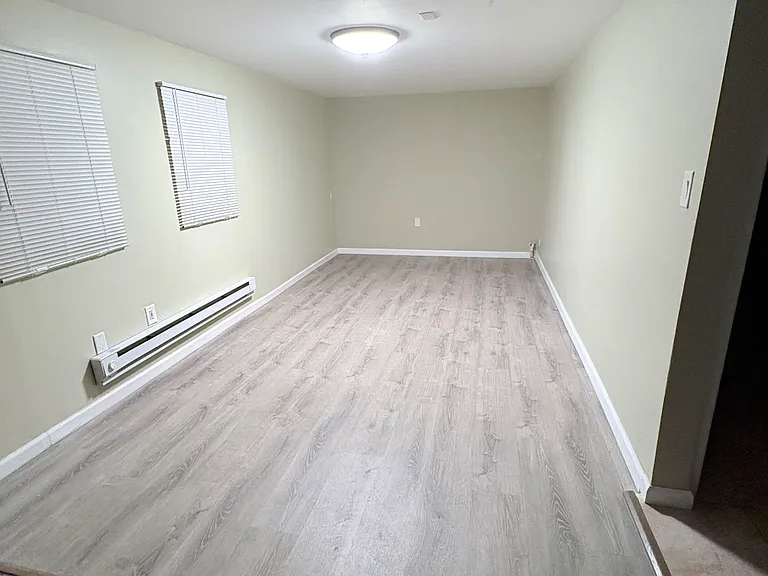 3658 Regent Ln — Photo 2