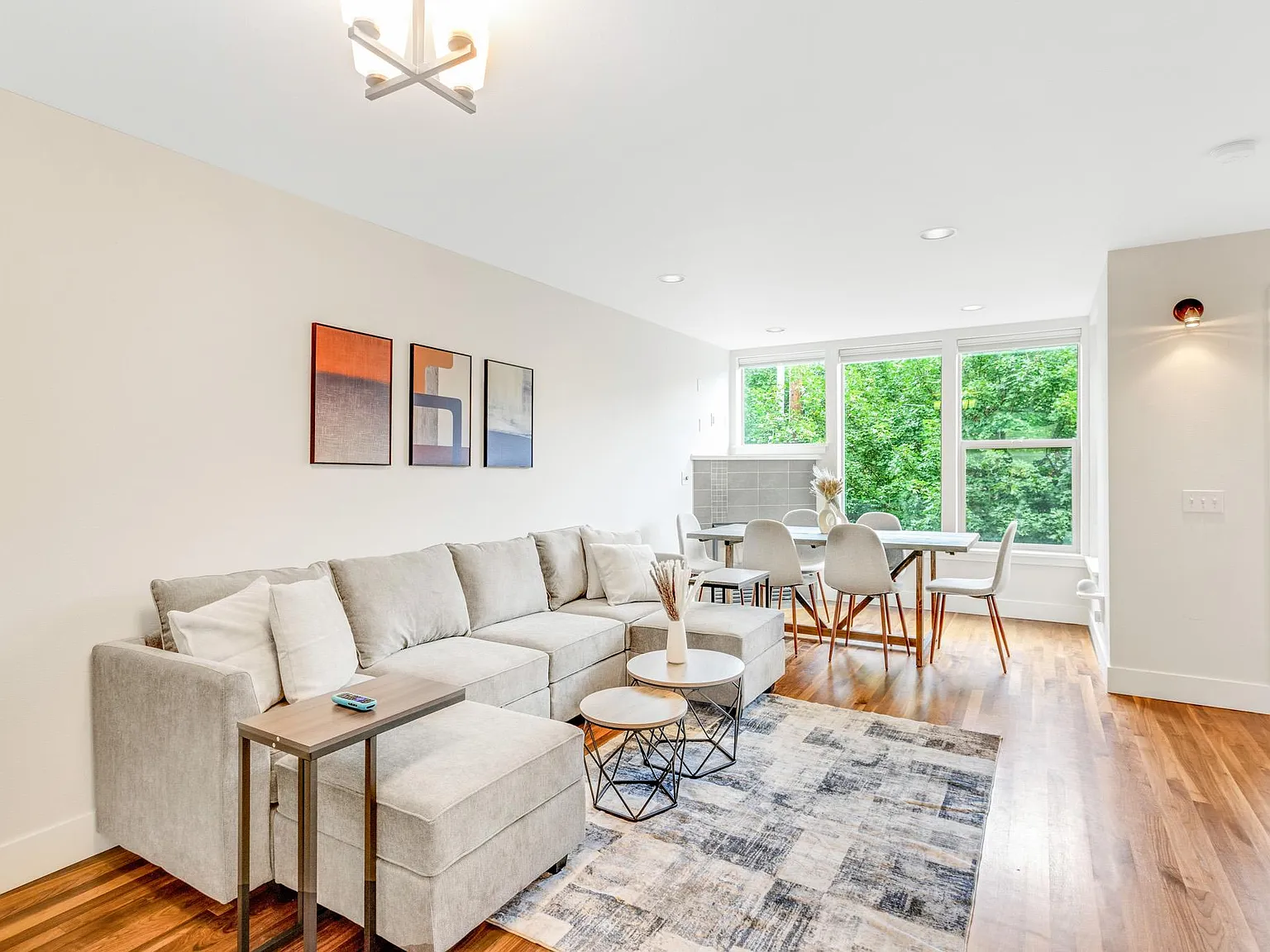 3 bed, 2.5 bath, 1283 sqft, $3,700 — Photo 4