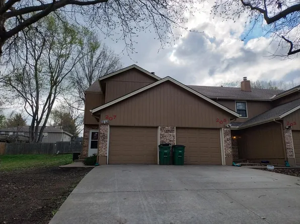 207 NE Churchill St, Lees Summit, MO 64086