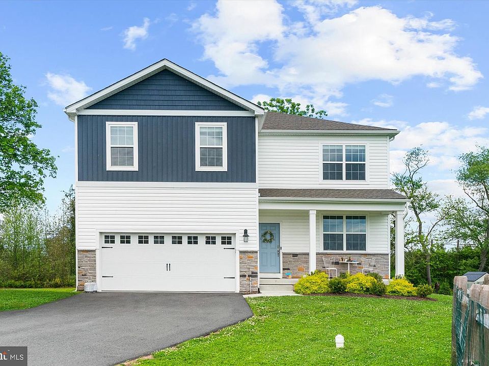 1st image of 120 Eleanor Ct