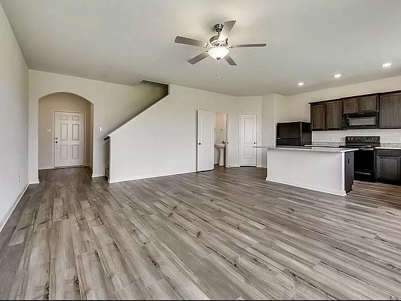 3rd image of 756 Keeneland Dr
