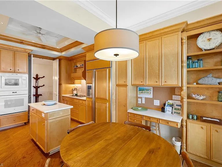 7515 Pelican Bay Blvd #Penthouse D — Photo 8