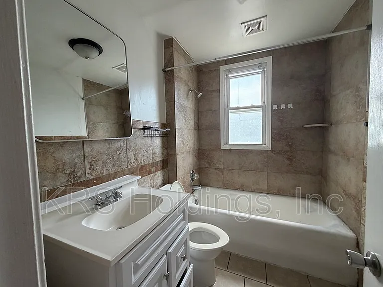 1025 Baltimore St #A — Photo 6