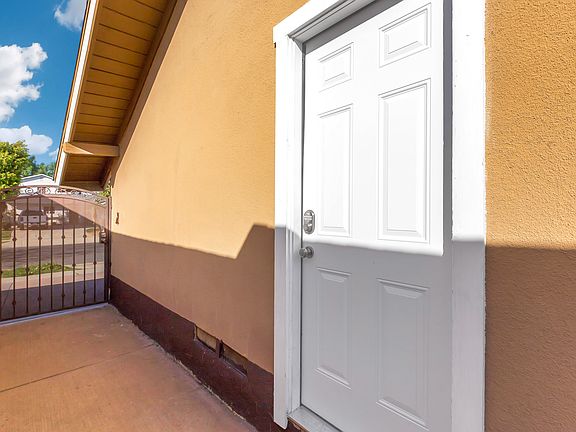 4th image of 15618 Loukelton St #B