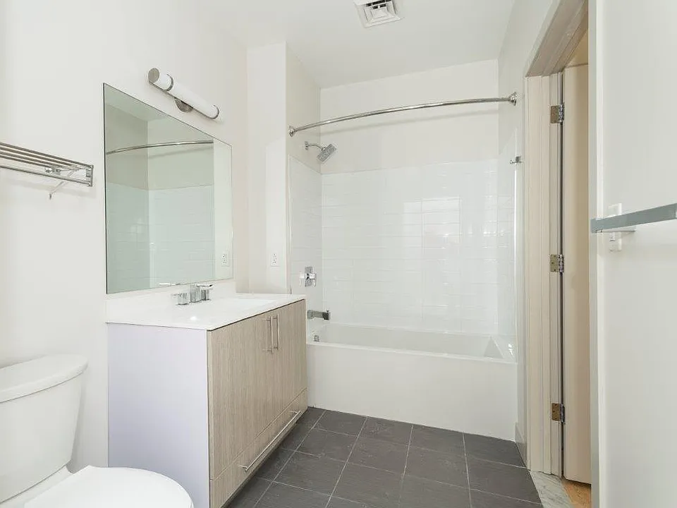 325 D St #2