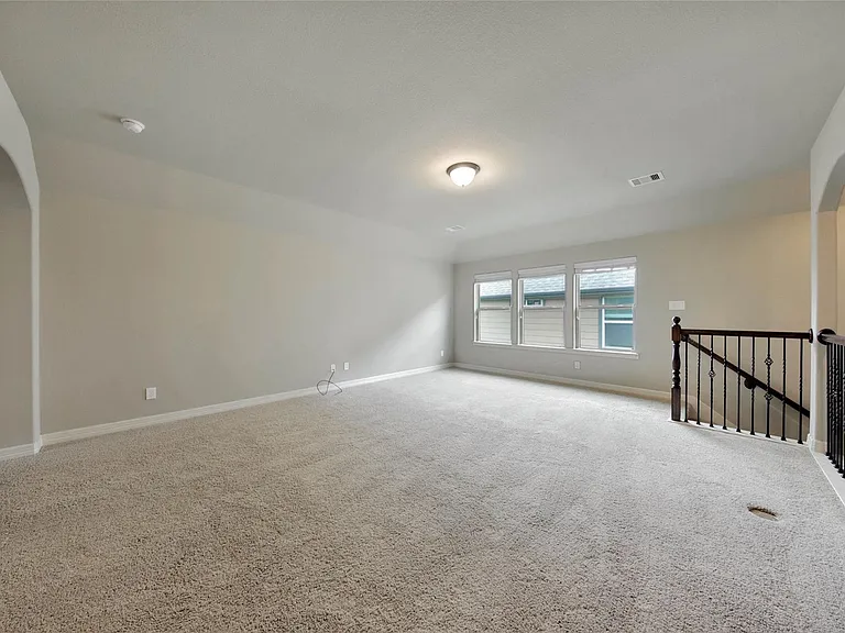 78 Hearthshire Cir — Photo 32