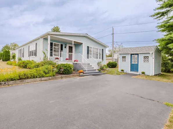 2 Anna St, Raynham, MA 02767