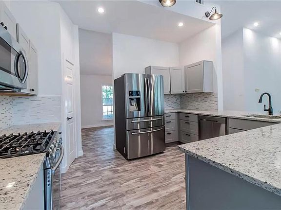 5th image of 408 Twin Oak Trl