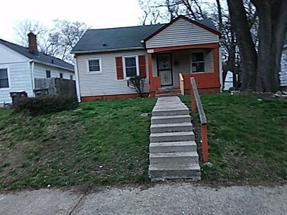2nd image of 3710 Kinnear Ave