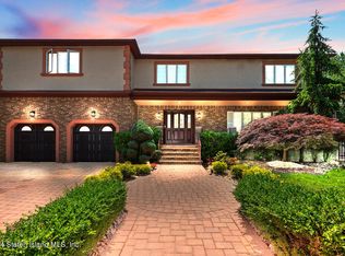 326 Shore Rd, Staten Island, NY 10307