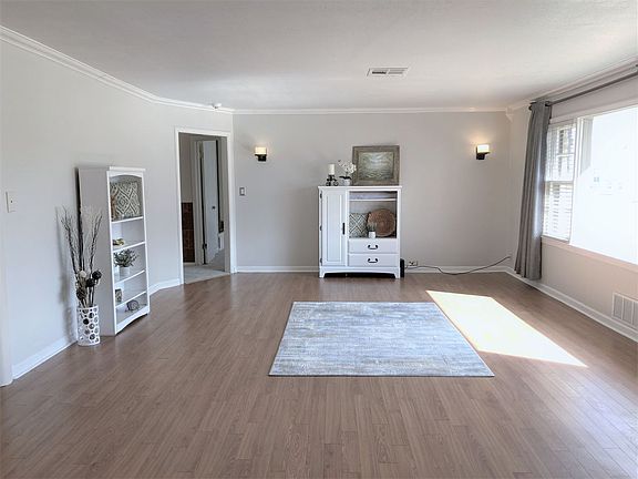 2nd image of 1406 Ramona Dr