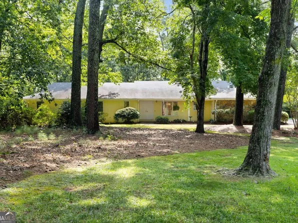 905 Hunterhill Dr, Roswell, GA 30075