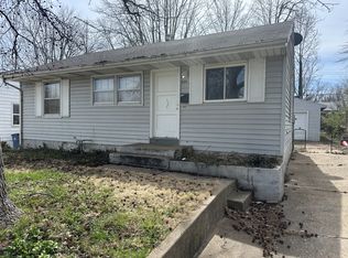 400 Lancashire Rd, Saint Louis, MO 63137