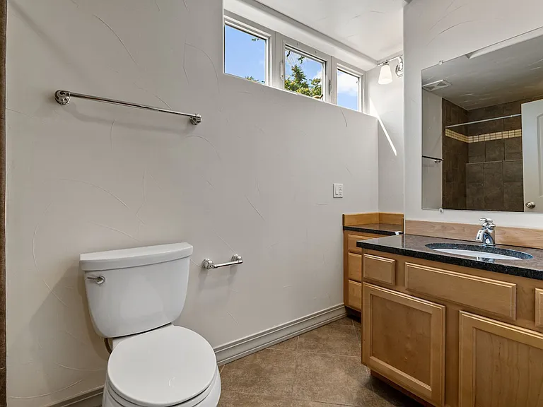 1275 S Clayton St — Photo 19