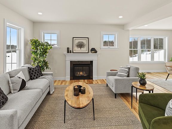 4th image of 8 Megans Way #95