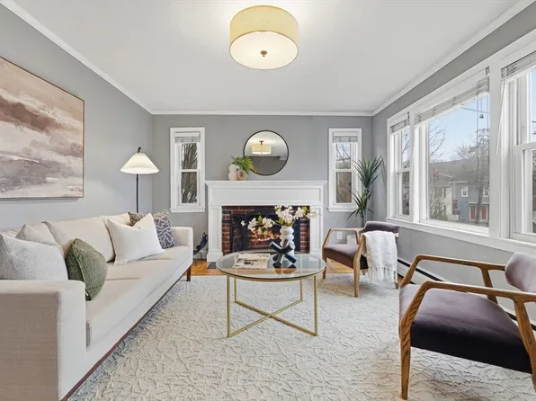 5 Baker St, West Roxbury, MA 02132