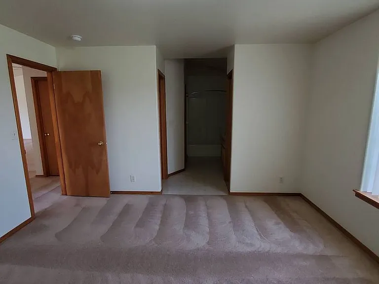 9506 Goodrich Rd SE — Photo 11