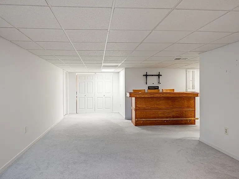 109 Lincoln Rd — Photo 35
