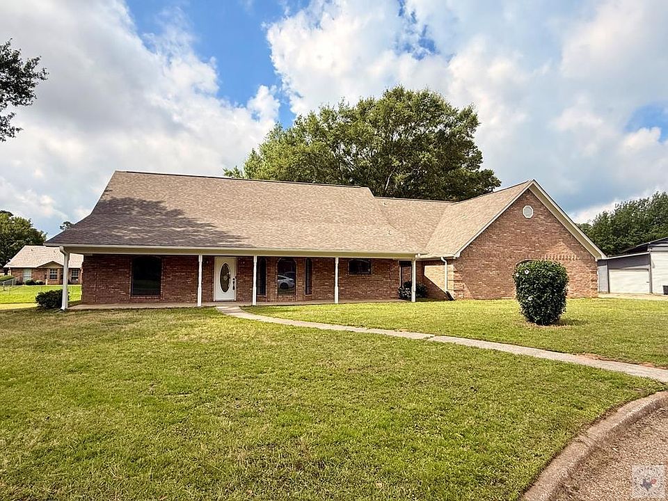 1st image of 300 Whippoorwill Ln