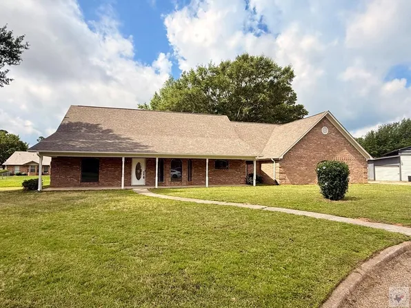 300 Whippoorwill Ln, Wake Village, TX 75501