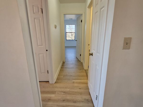 611 Hidden Village Dr, Perth Amboy, NJ 08861
