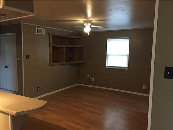 5th image of 737 Lakeside Dr