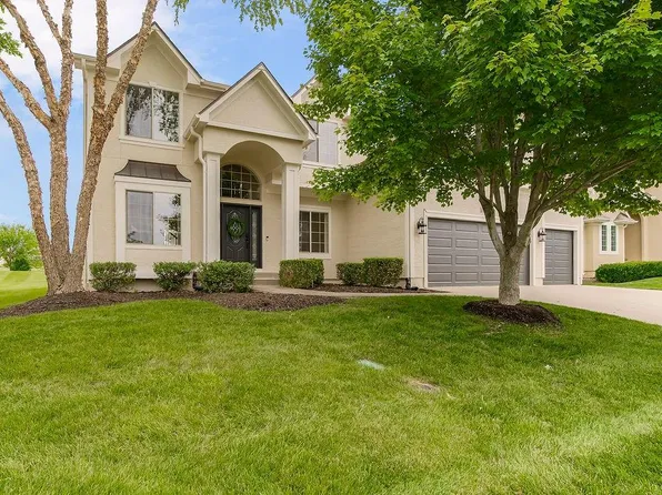 1410 Cross Creek Dr, Raymore, MO 64083