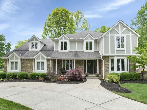 25832 Briarwood Ct, Westlake, OH 44145