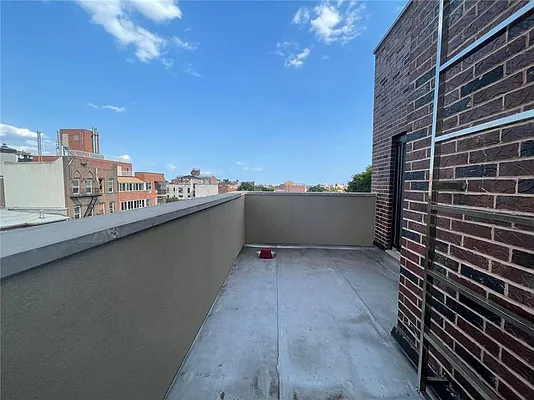 Sold by Remax Real Estate Professionals | media 9