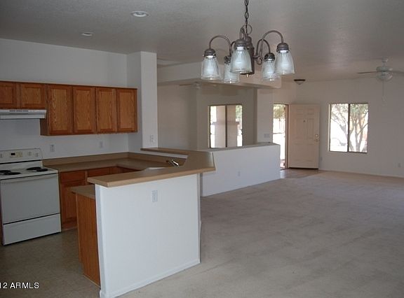 4th image of 405 W Elm Lane E