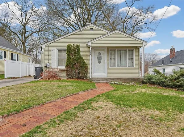 58 Davis Ave, Cranston, RI 02910