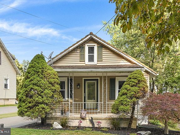 2nd image of 261 Poplar St
