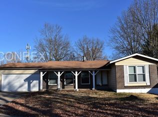4 Las Hembra Ct, Florissant, MO 63033